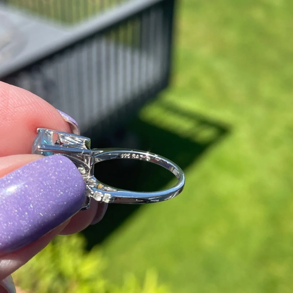 Sterling silver blue topaz ring - Picture 4 of 4